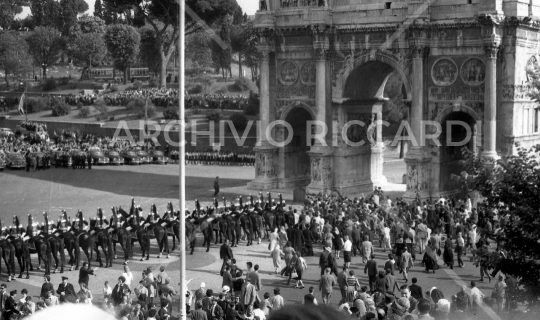 Regina Elisabetta d Inghilterra a Roma - 1961-304