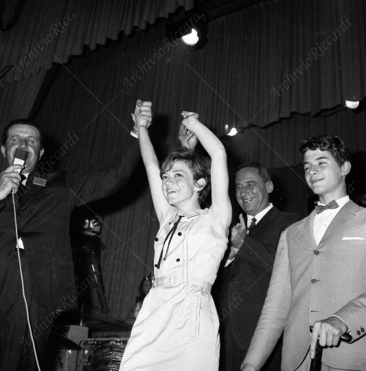 Rita Pavone e Rosolino al Cantagiro 1965- 023