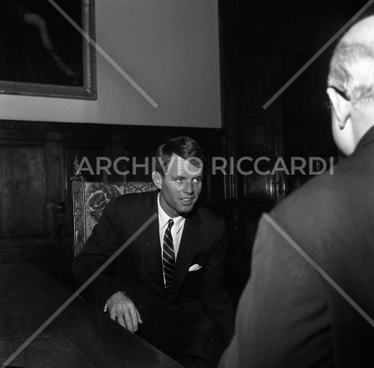 Robert Kennedy - 1962 - 012
