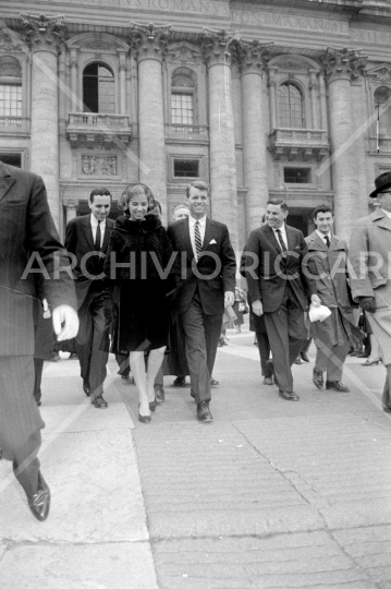 Robert Kennedy con la moglie Ethel Skakel - 1962 -042