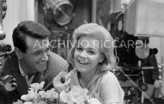 Rock Hudson - Sandra Dee set film Torna a settembre 1961-921-2