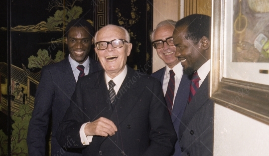 Sandro Pertini - 1981 - con Presidente Rep Mozambico - 035