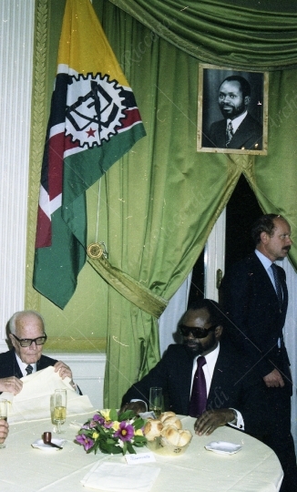 Sandro Pertini - 1981 - con Presidente Rep Mozambico - 054