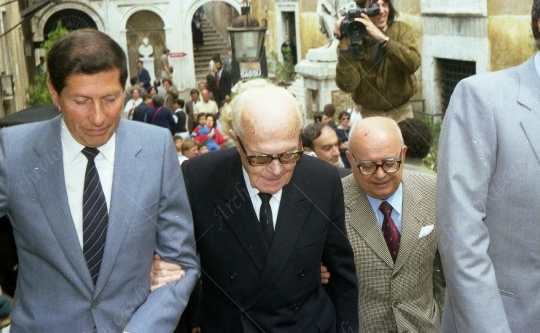 Sandro Pertini - 1981 - visita Mostra Aligi Sassu - 087