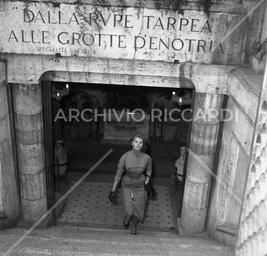 Sophia Loren - 1956 - via Veneto - Rupe Tarpea - 007