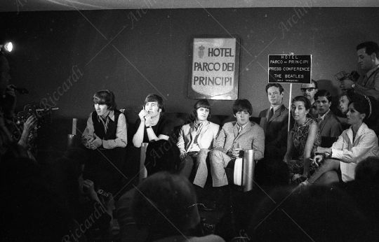 The Beatles - 1964 - 43 - Conferenza Stampa