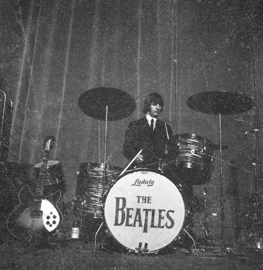 The Beatles - 1964 - 68 - Concerto Teatro Adriano - Ringo Starr