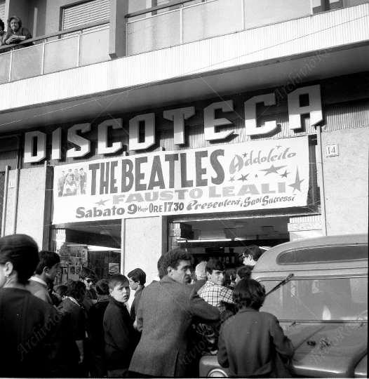 The Beatles - 1964 - 82