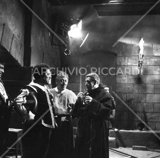 Totò sul set del film Il monaco di Monza 1963-055